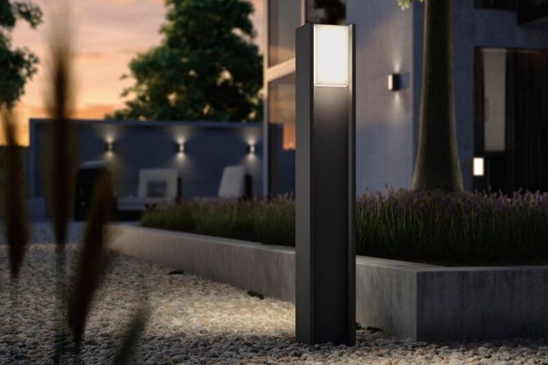 Man sieht die Philips Ourdoor Beleuchtung